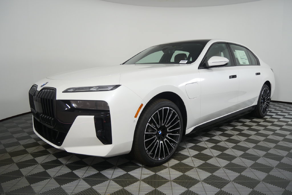 New 2026 BMW 750e xDrive w/ Executive Package AWD/4WD image 8