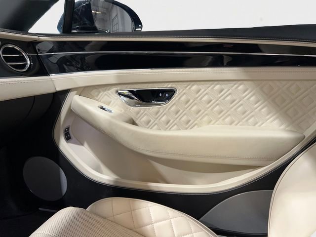 Used 2020 Bentley Continental GT image 18