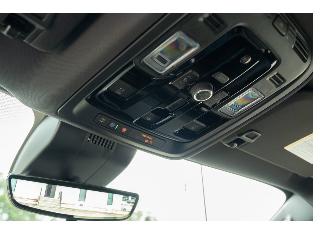 New 2026 GMC Yukon XL AT4 w/ AT4 Premium Plus Package AWD/4WD image 31