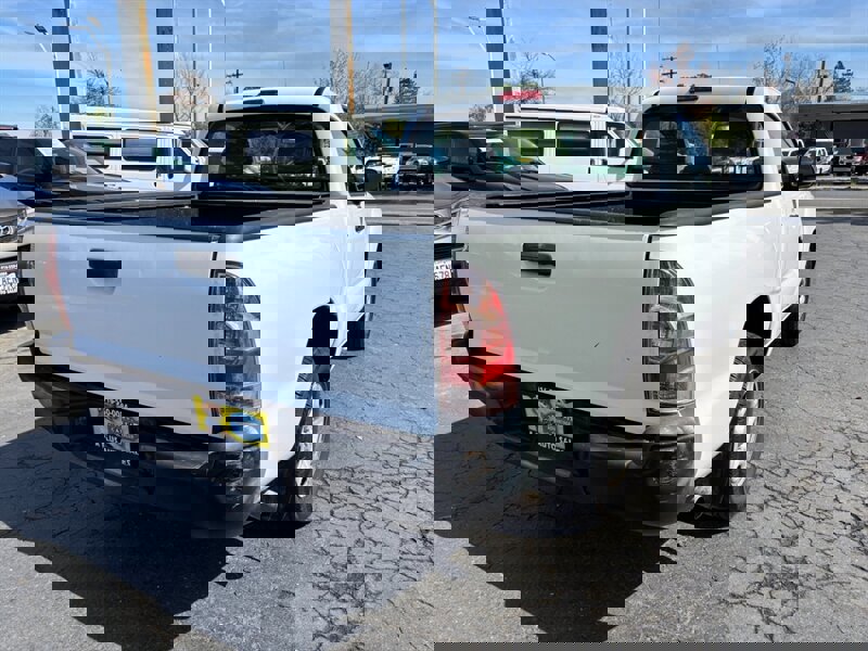 Used 2014 Toyota Tacoma 2WD Regular Cab image 3