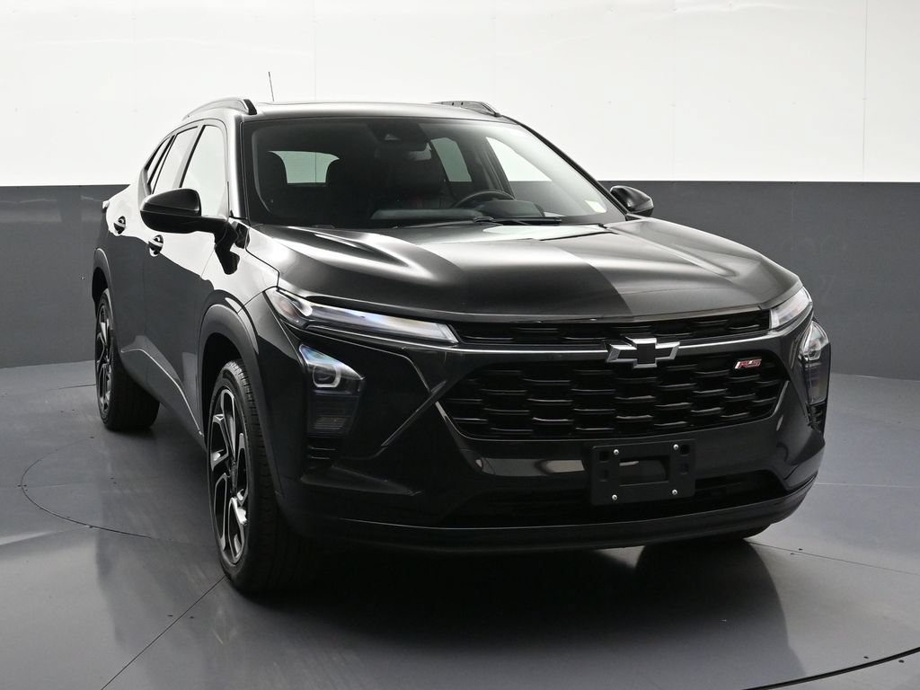 Used 2024 Chevrolet Trax RS w/ Sunroof Package FWD image 7
