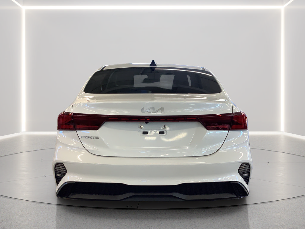 Certified 2022 Kia Forte LXS FWD image 6