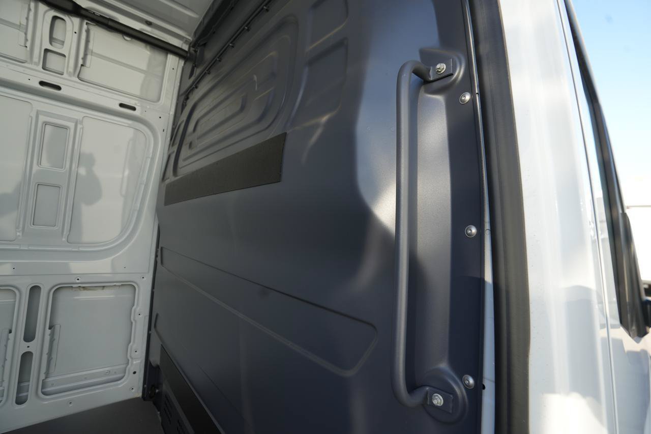 Used 2024 Mercedes-Benz Sprinter 2500 image 27