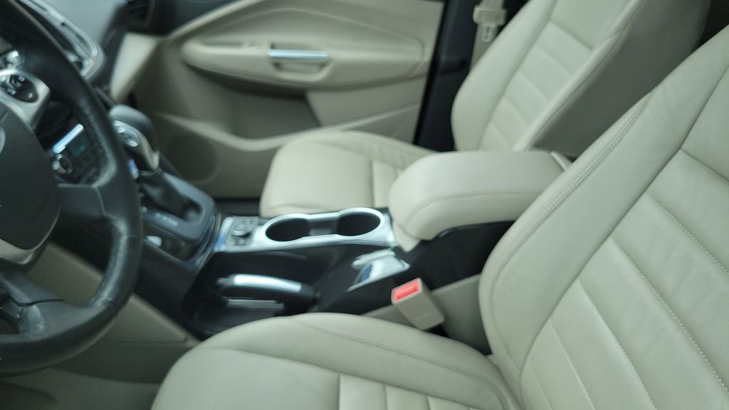 Used 2016 Ford Escape Titanium image 5