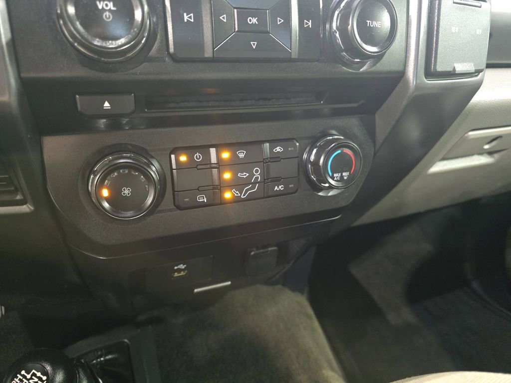 Used 2017 Ford F350 XLT image 24