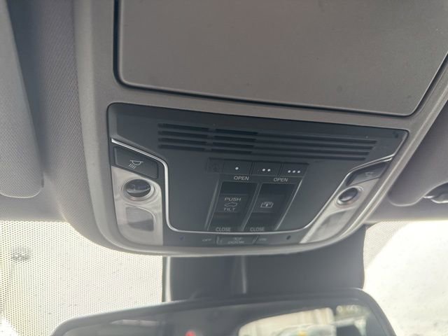 Used 2018 Honda Pilot Elite image 36