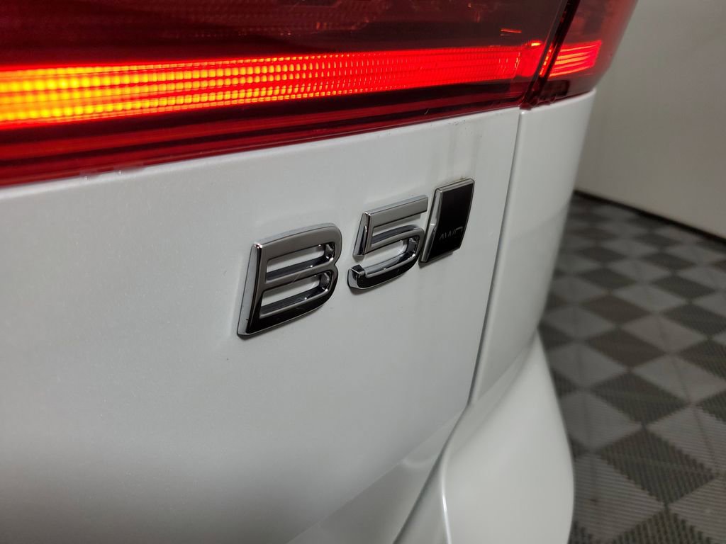 Used 2026 Volvo XC60 B5 Ultra w/ Protection Package Premier image 7