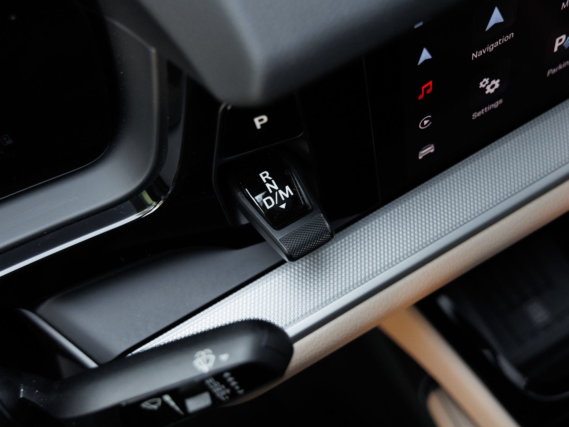 Certified 2025 Porsche Cayenne Coupe AWD/4WD image 19