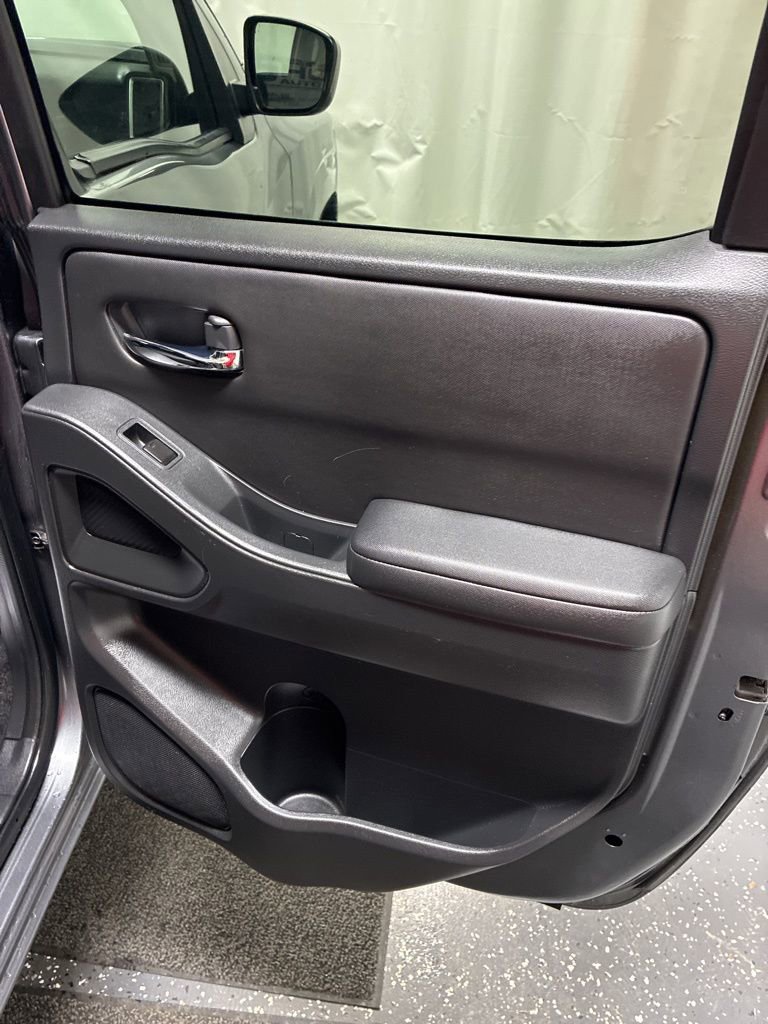 Used 2023 Nissan Frontier SV image 29