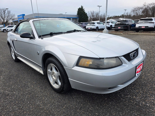 Used 2004 Ford Mustang Convertible image 9