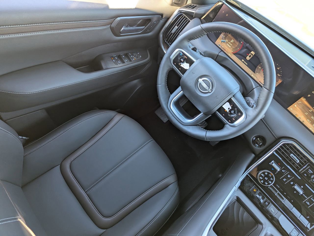 New 2026 Nissan Armada SL w/ Captain's Chari Seat Package image 18