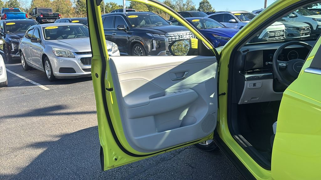 Used 2025 Hyundai Kona Limited image 11