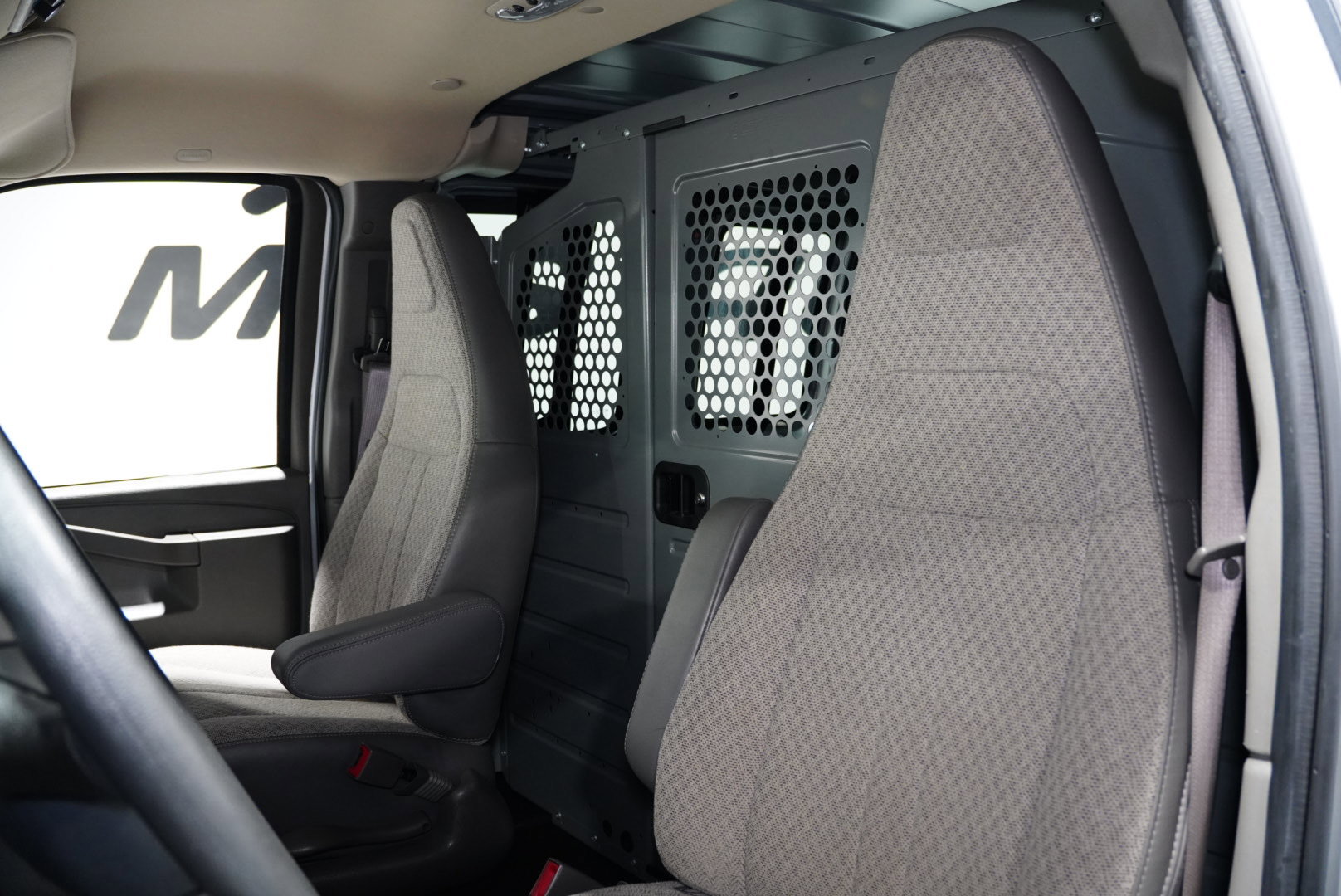 Used 2024 Chevrolet Express 2500 w/ Driver Convenience Package image 15