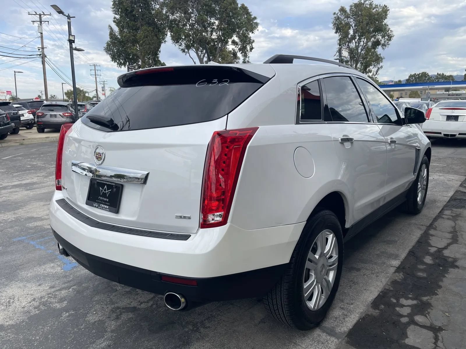 Used 2014 Cadillac SRX FWD image 5