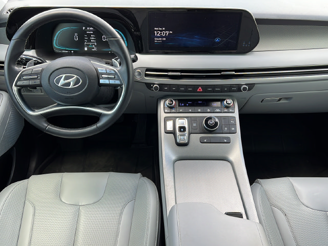 Used 2025 Hyundai Palisade SEL FWD image 13