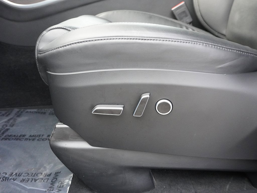 Used 2022 Tesla Model X image 39
