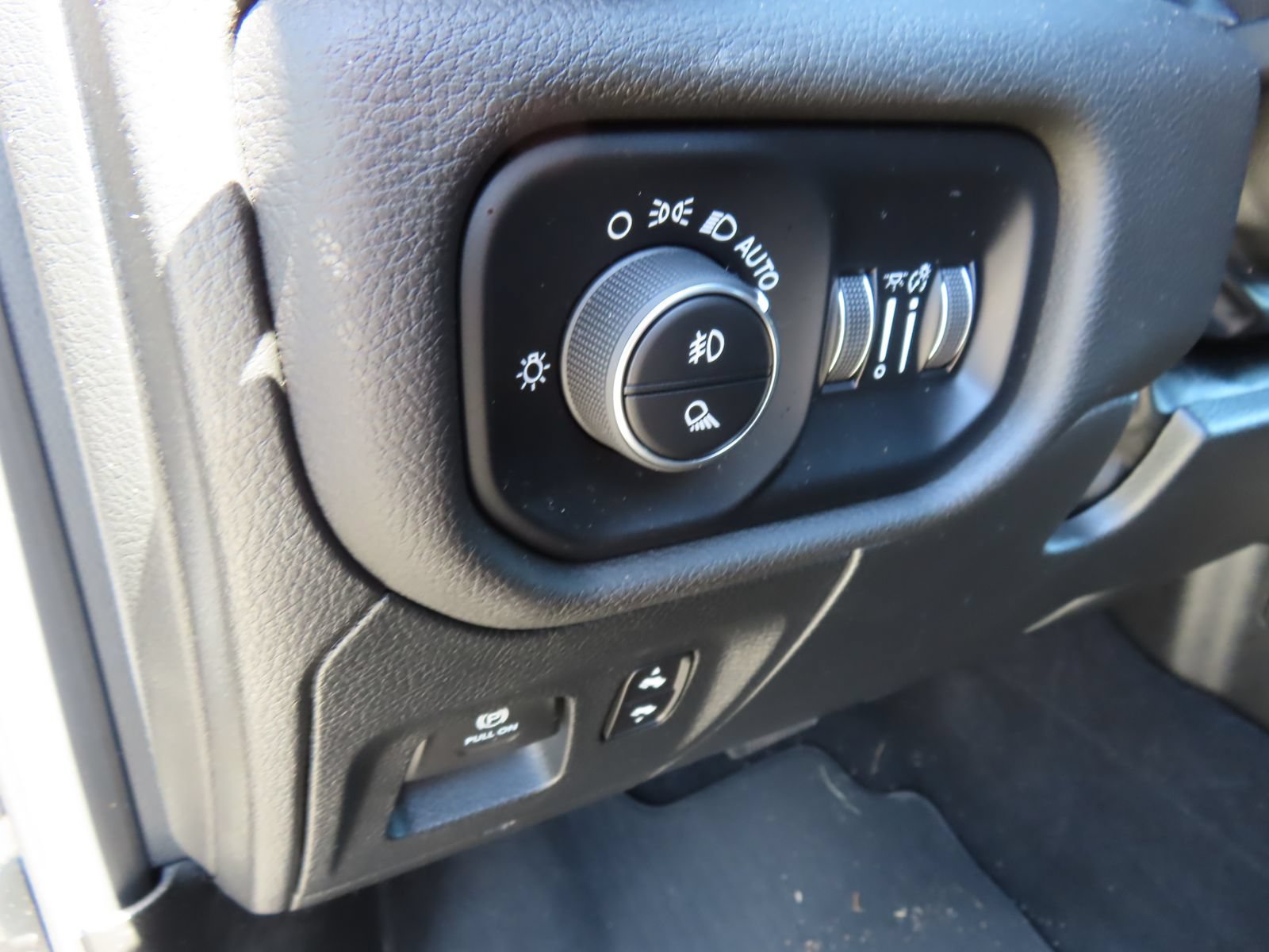 Used 2025 RAM 1500 Big Horn AWD/4WD image 15