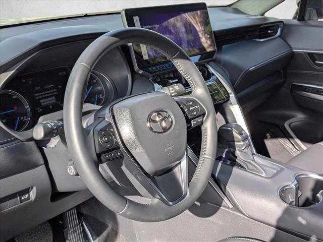 Used 2024 Toyota Venza XLE image 10