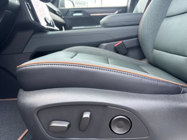 New 2027 GMC Acadia AT4 w/ Luxury Package AWD/4WD image 16