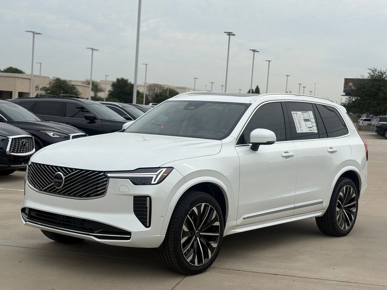 New 2026 Volvo XC90 B6 Ultra w/ Protection Package image 4