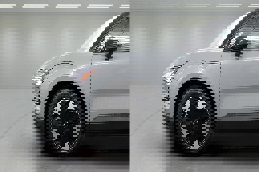 New 2026 Volvo EX30 Plus w/ Protection Package Premier image 32