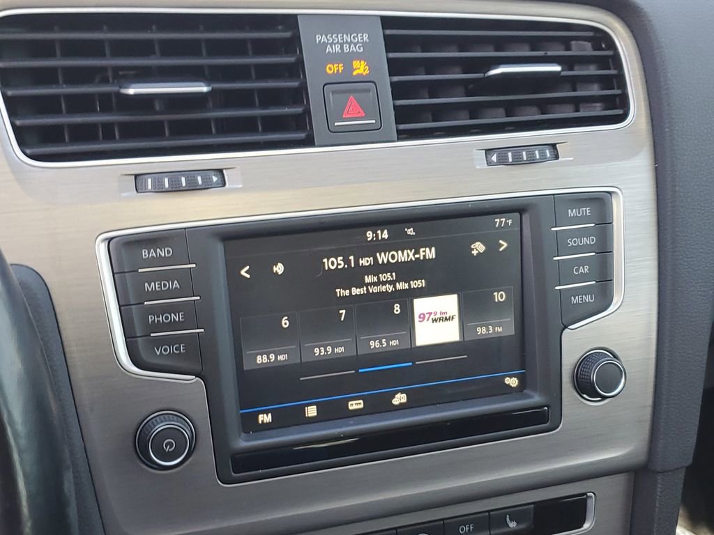 Used 2017 Volkswagen Golf S image 23