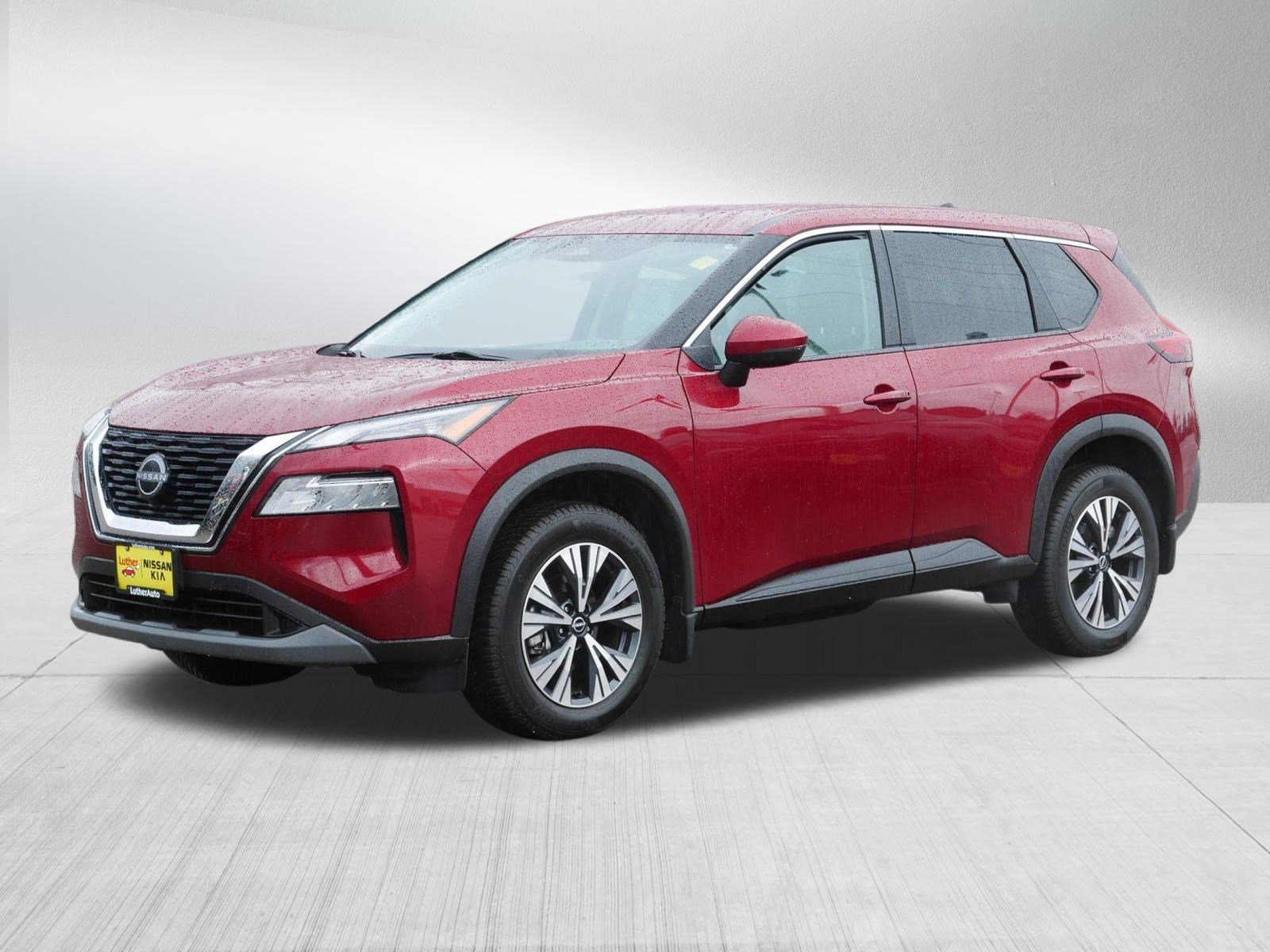 Certified 2022 Nissan Rogue SV image 3
