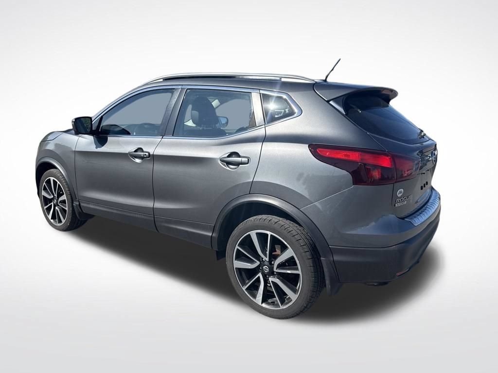 Used 2018 Nissan Rogue Sport SL w/ SL Premium Package AWD/4WD image 3