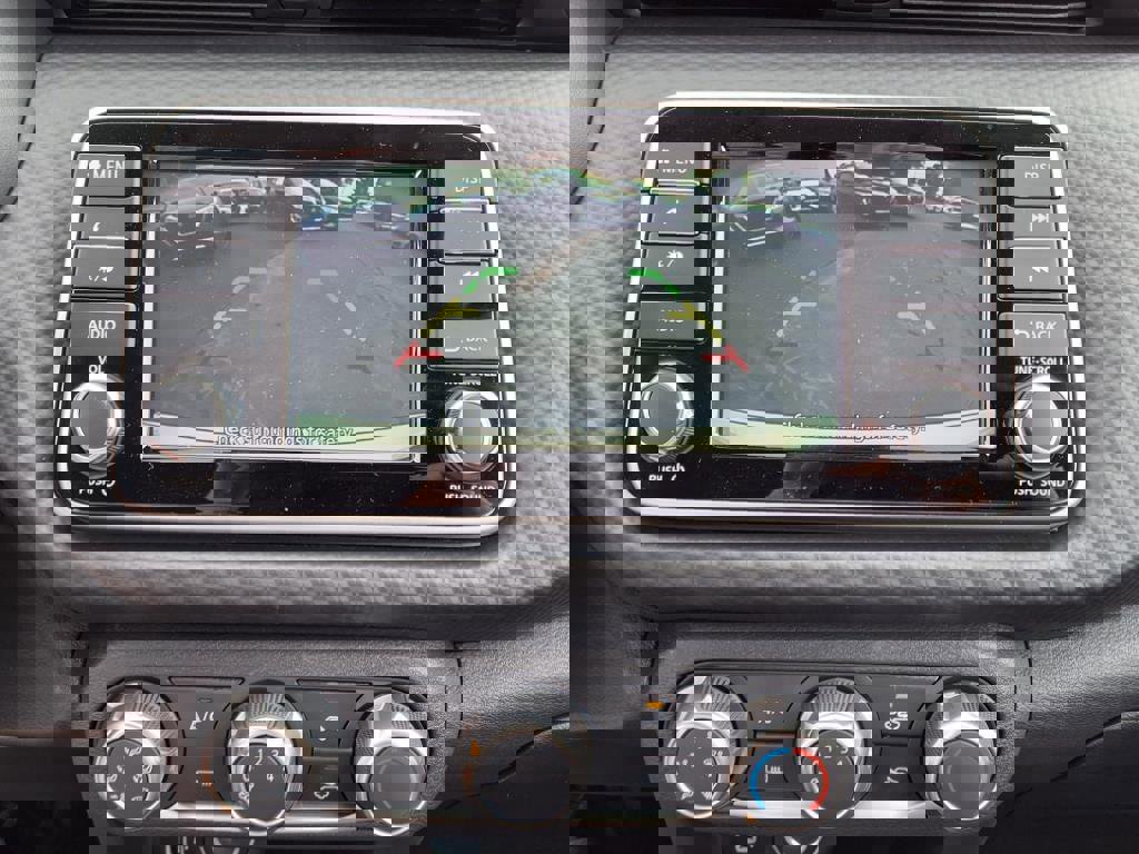 Used 2025 Nissan Kicks Play S image 9