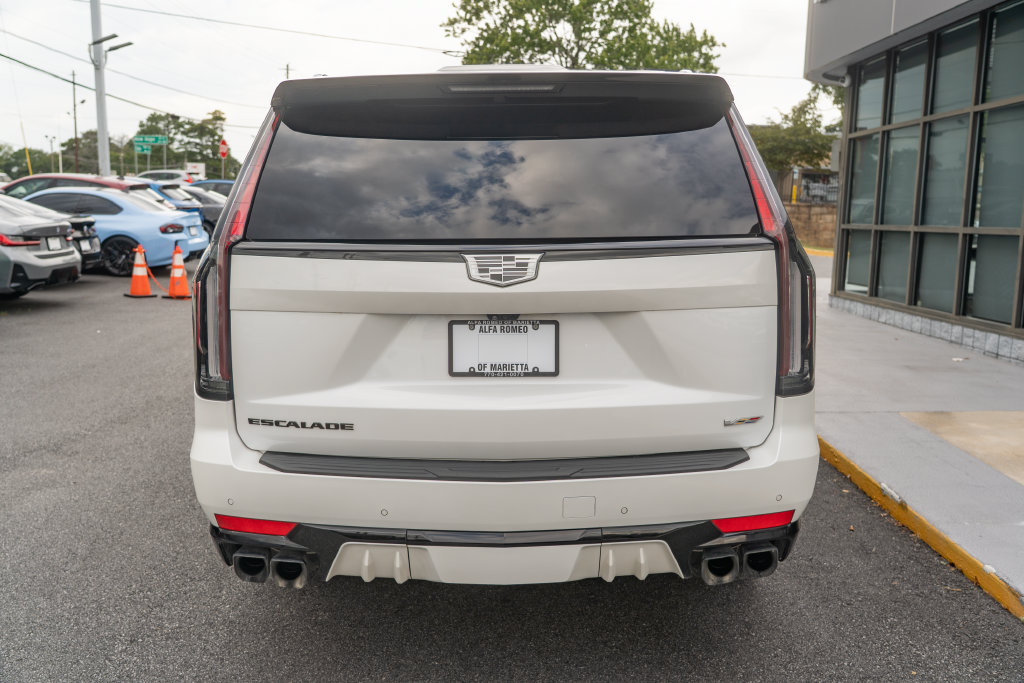 Used 2024 Cadillac Escalade ESV V w/ LPO, ONYX Package AWD/4WD image 6