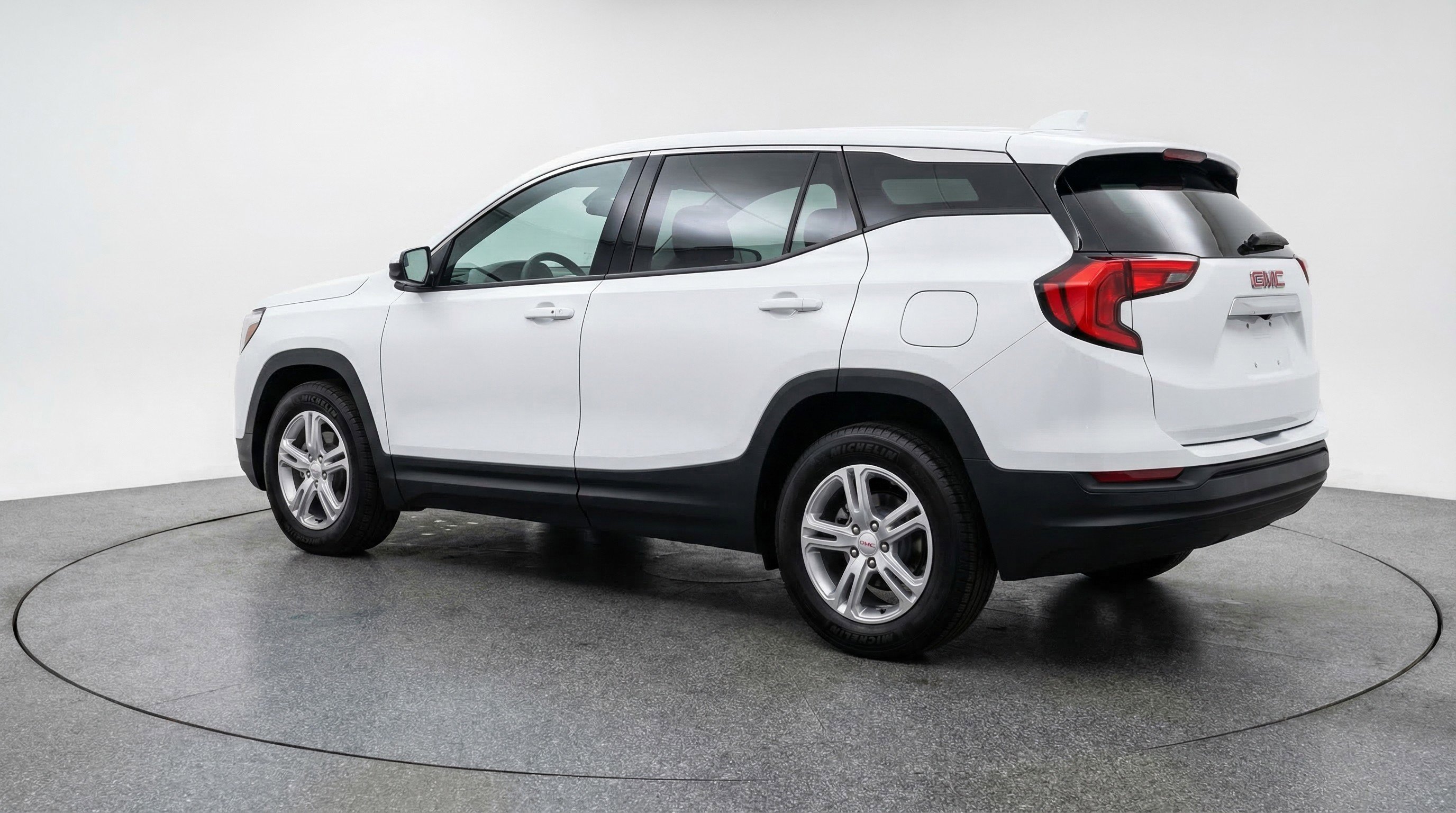 Used 2024 GMC Terrain SLE image 6