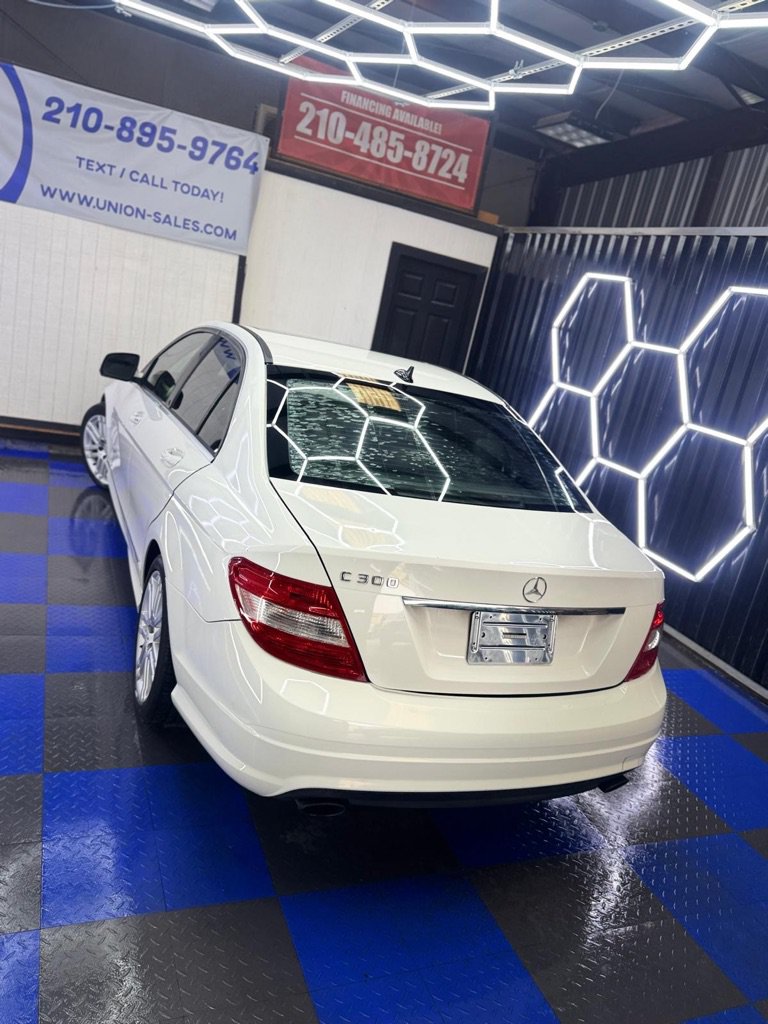Used 2009 Mercedes-Benz C 300 Sedan image 18