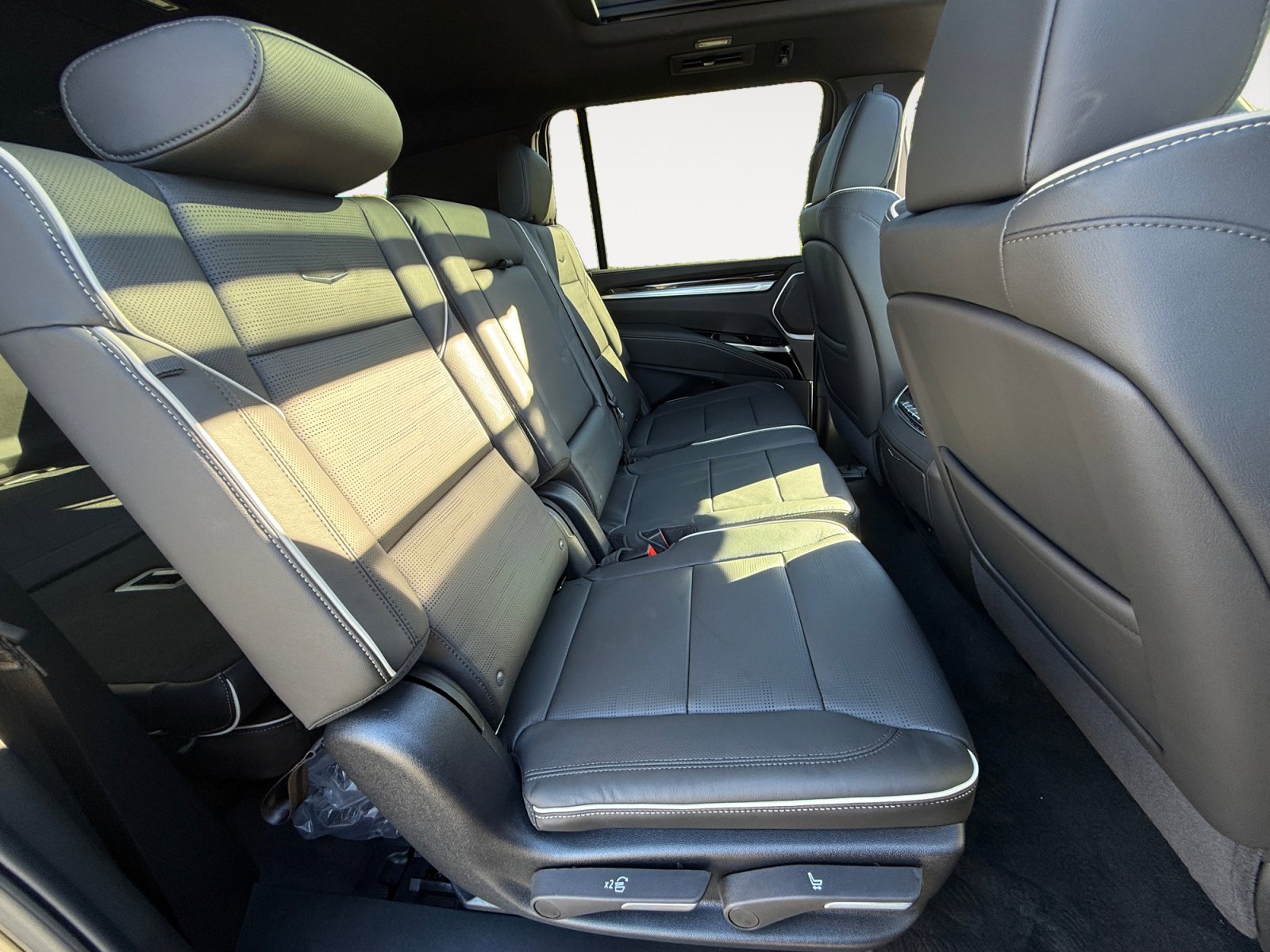 New 2026 Cadillac Escalade ESV Luxury w/ Touring Package image 18