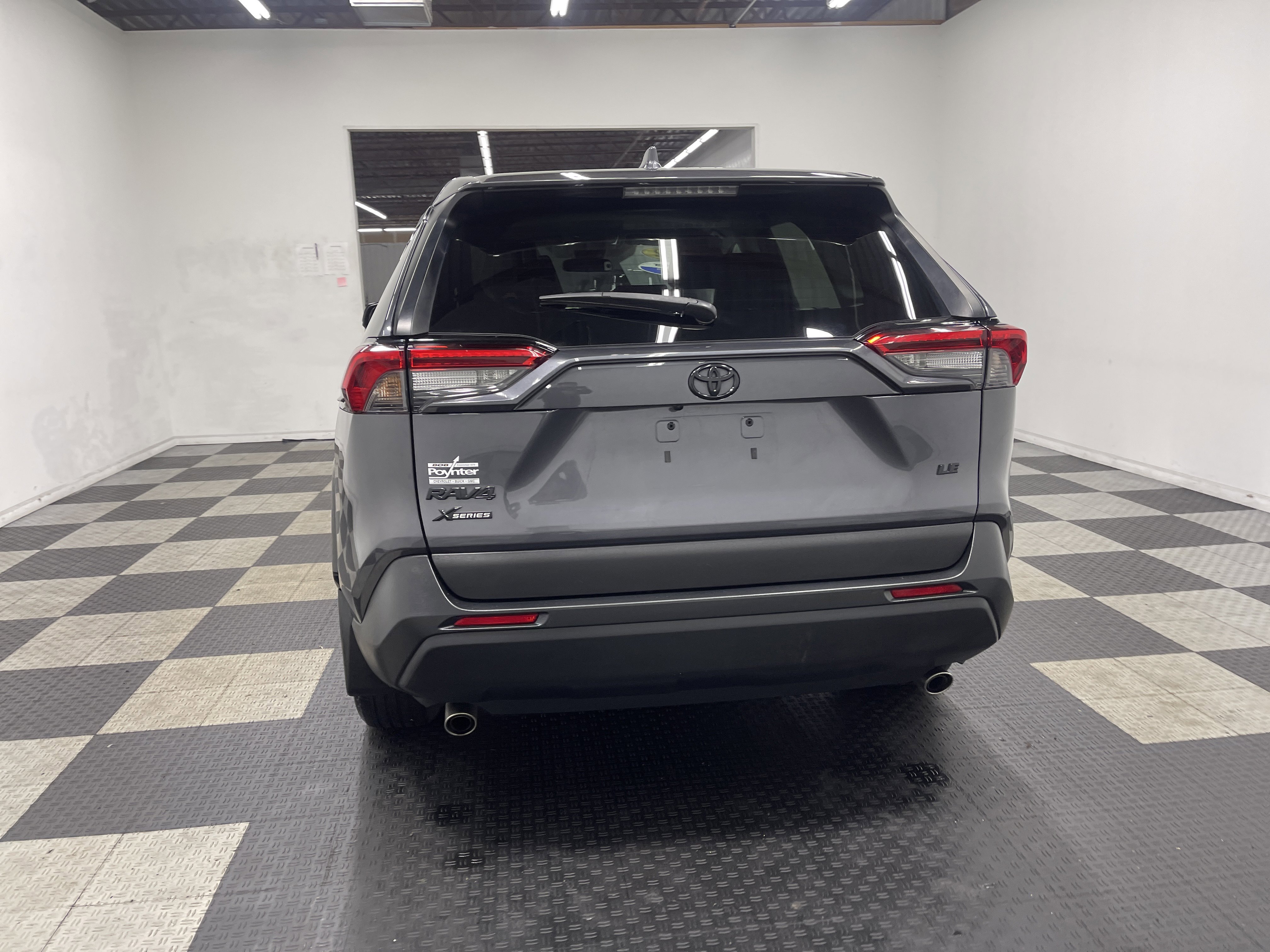 Used 2022 Toyota RAV4 LE image 3