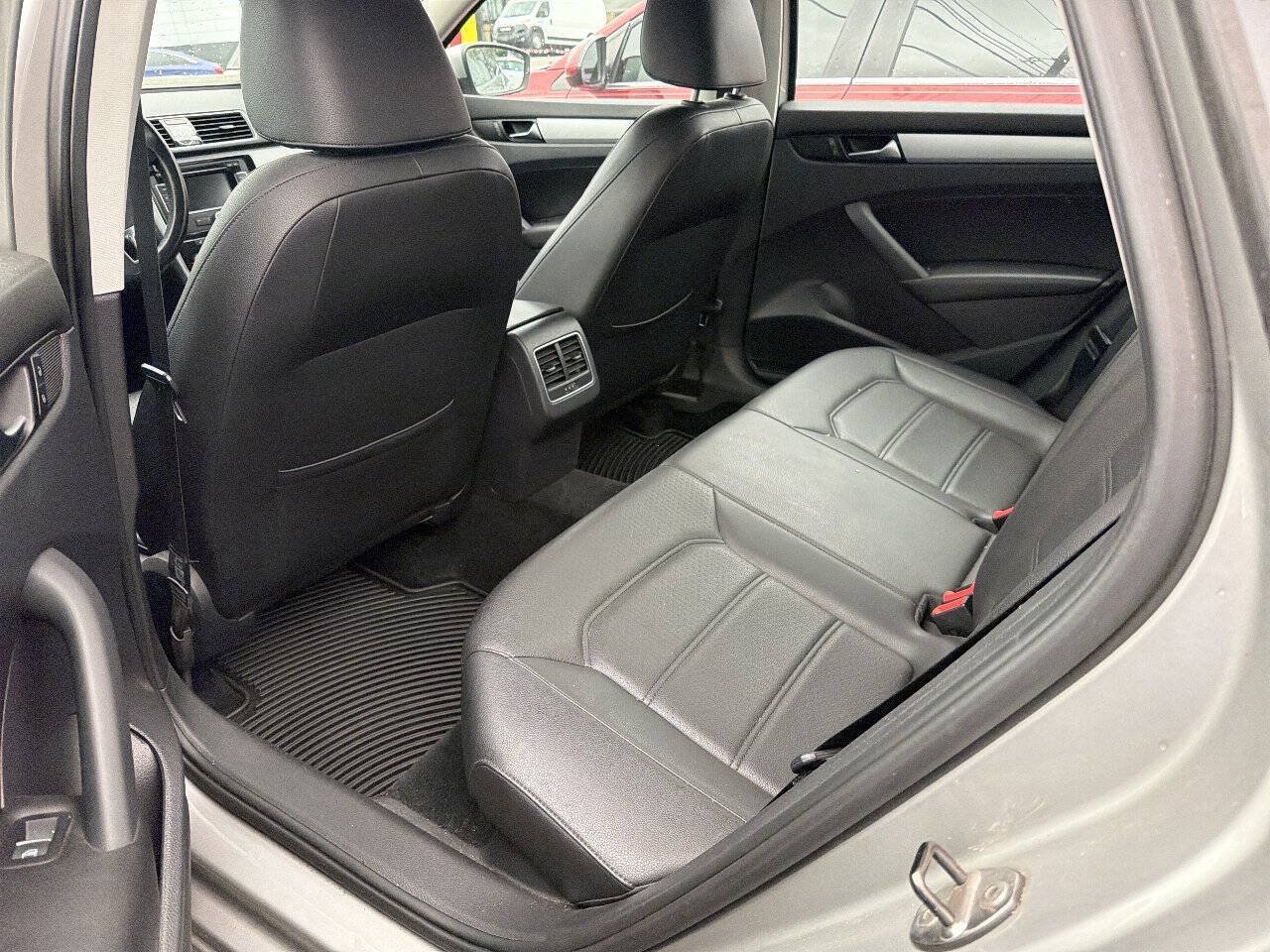 Used 2013 Volkswagen Passat 2.5 SE FWD image 8