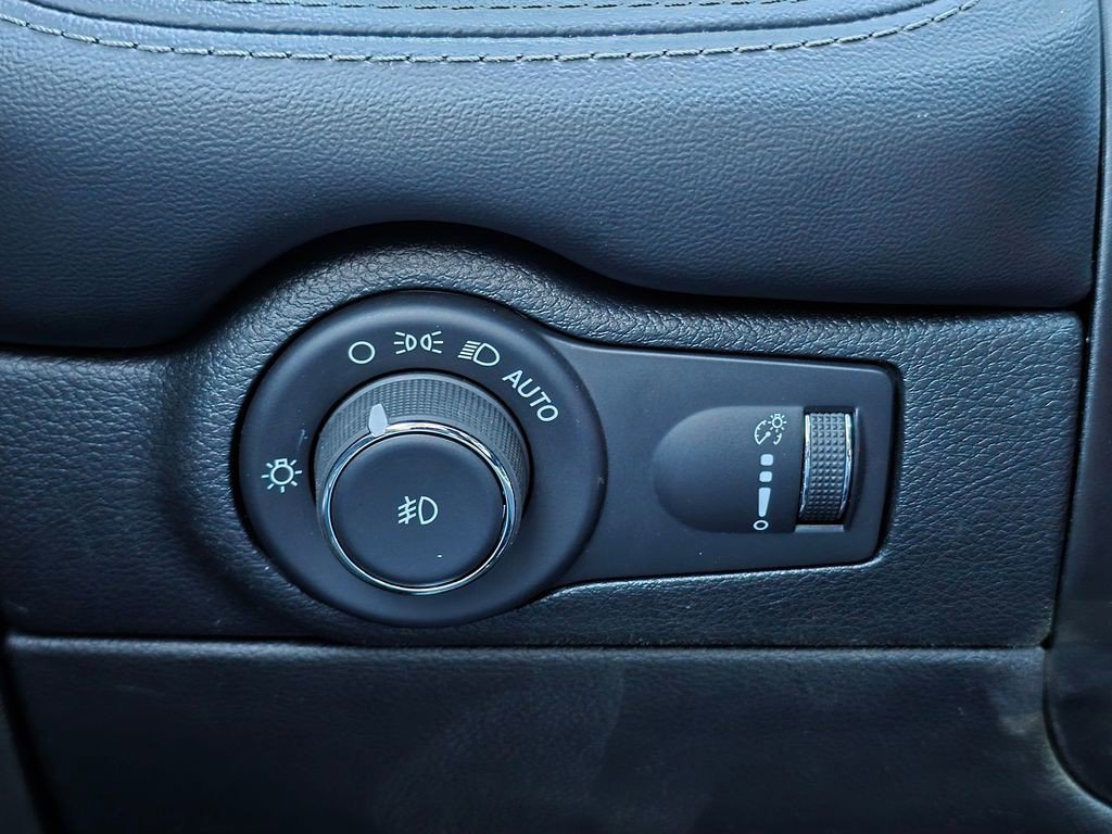 Used 2022 Dodge Durango GT AWD/4WD image 35