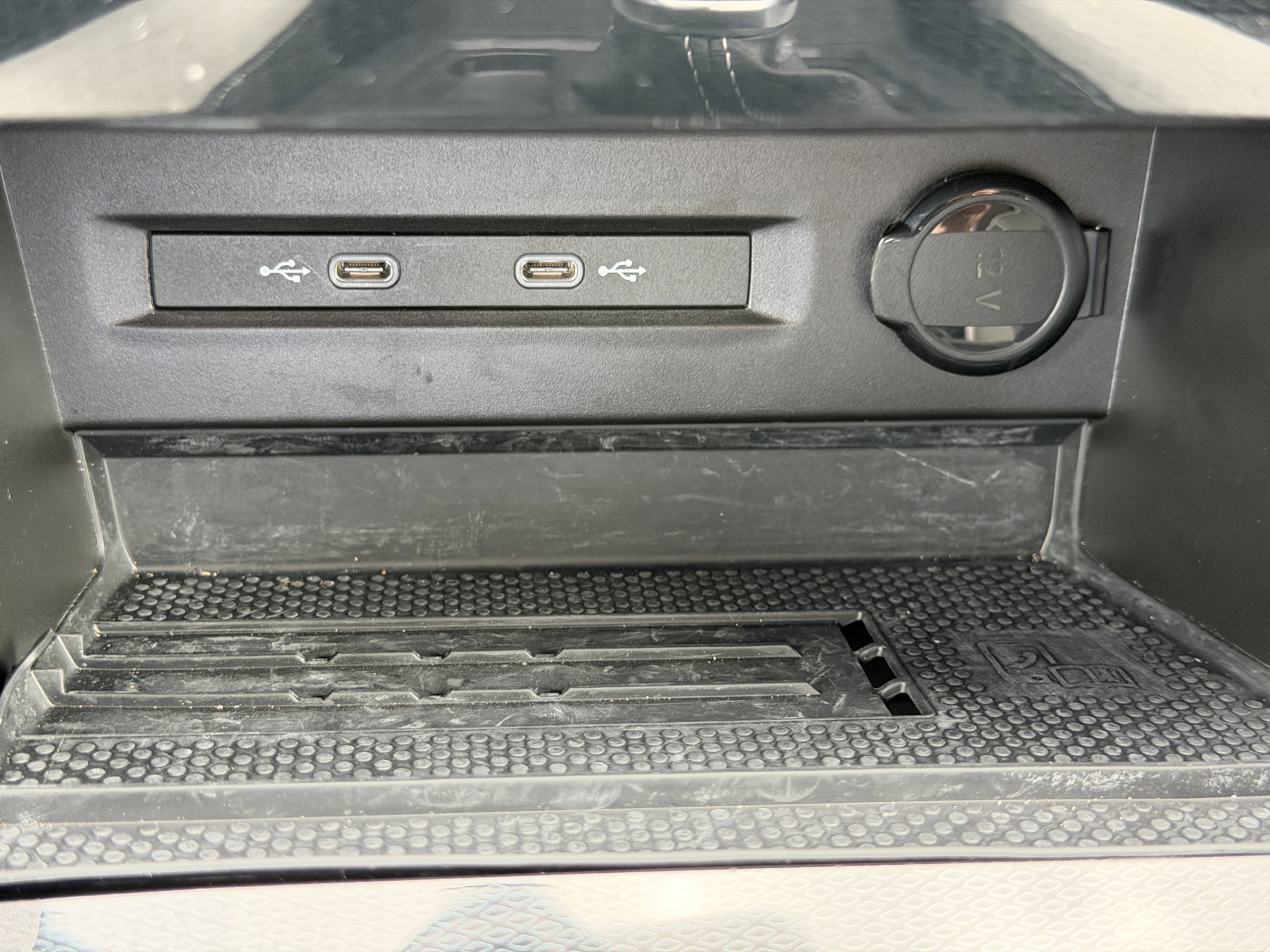 Used 2025 Volkswagen Taos SE image 21