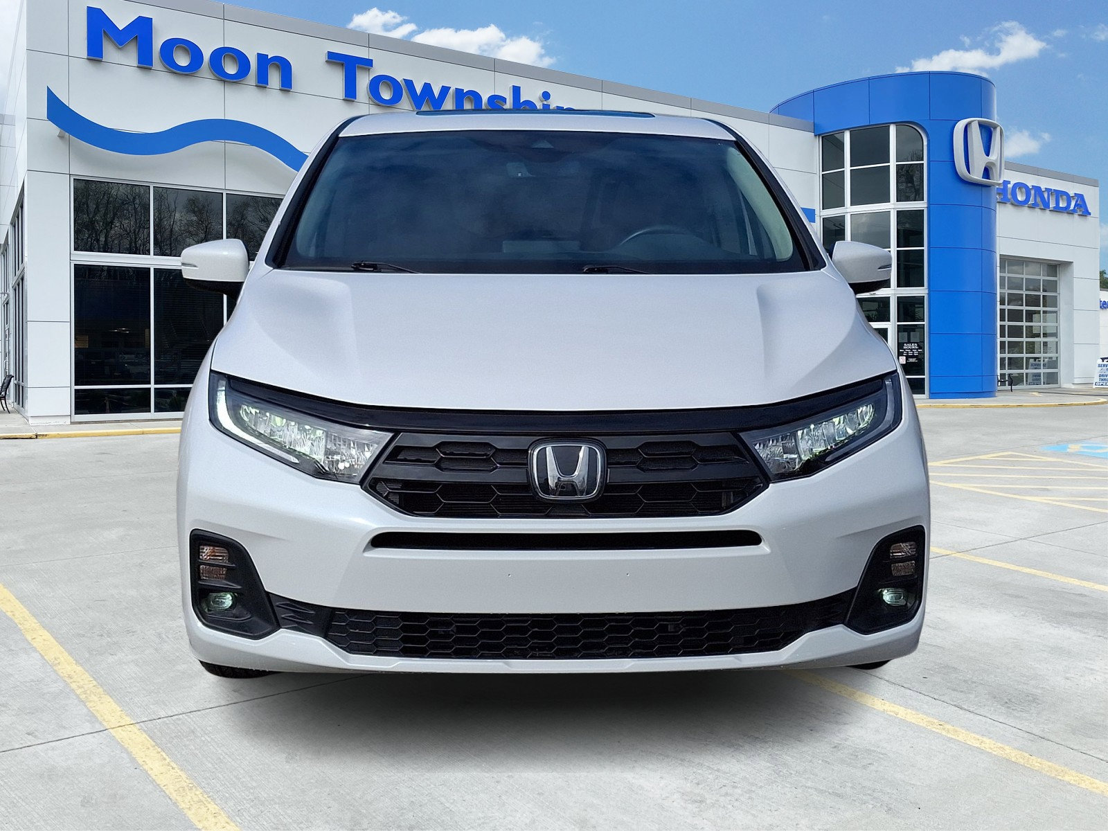 Used 2024 Honda Odyssey Elite image 2