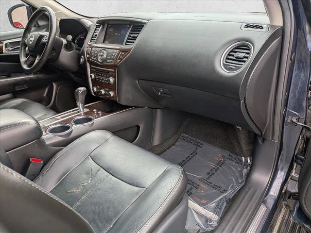 Used 2013 Nissan Pathfinder Platinum w/ Platinum Premium Pkg FWD image 22
