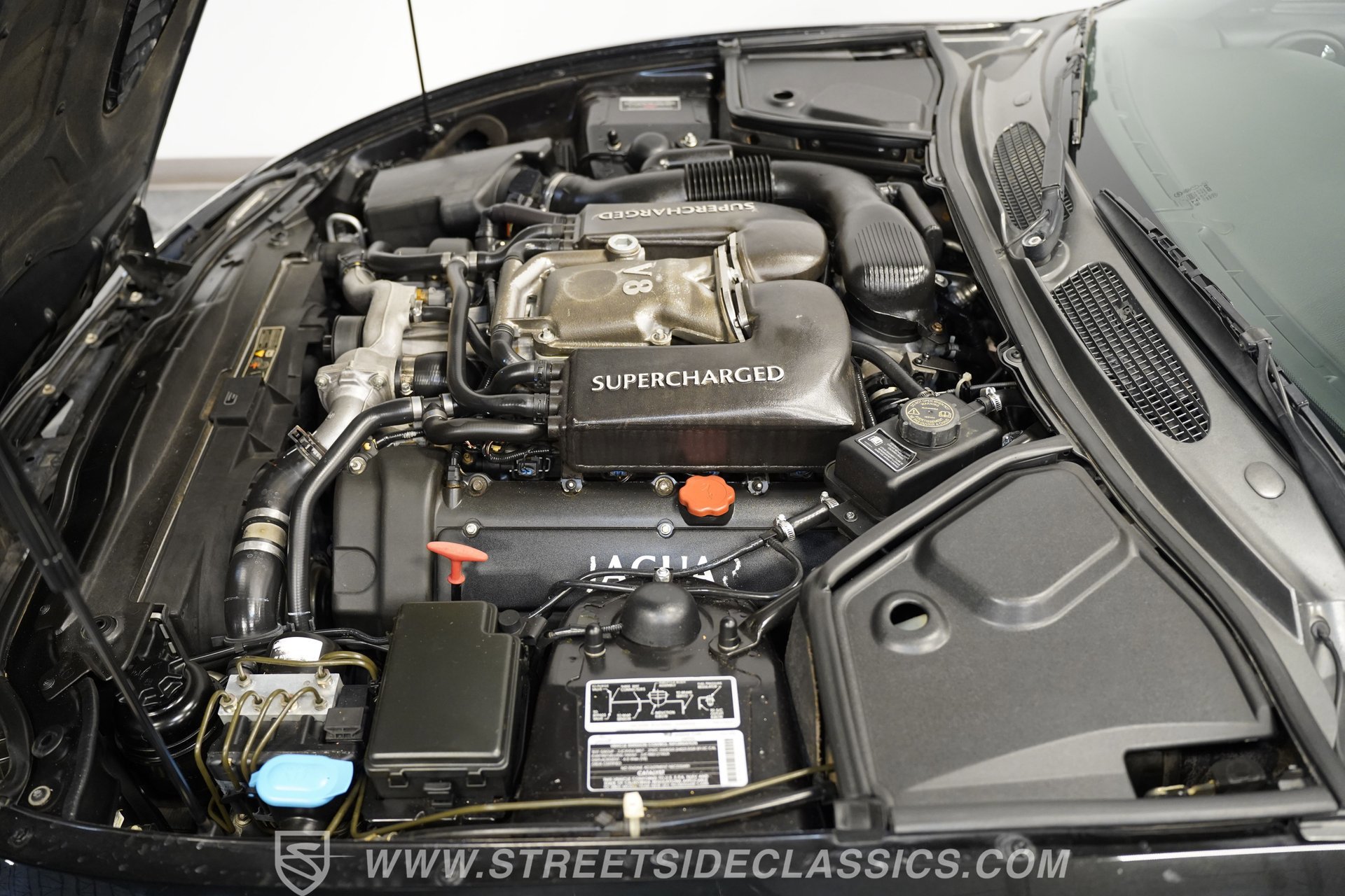 Used 2002 Jaguar XK8 Convertible image 3