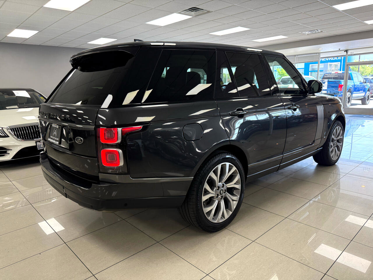 Used 2020 Land Rover Range Rover HSE image 7