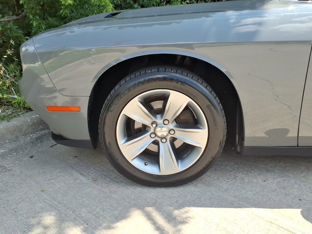 Used 2017 Dodge Challenger SXT RWD image 19