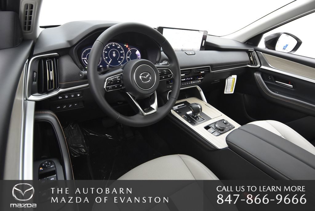 Used 2025 MAZDA CX-70 Plug-In Hybrid w/ Premium Pkg image 29