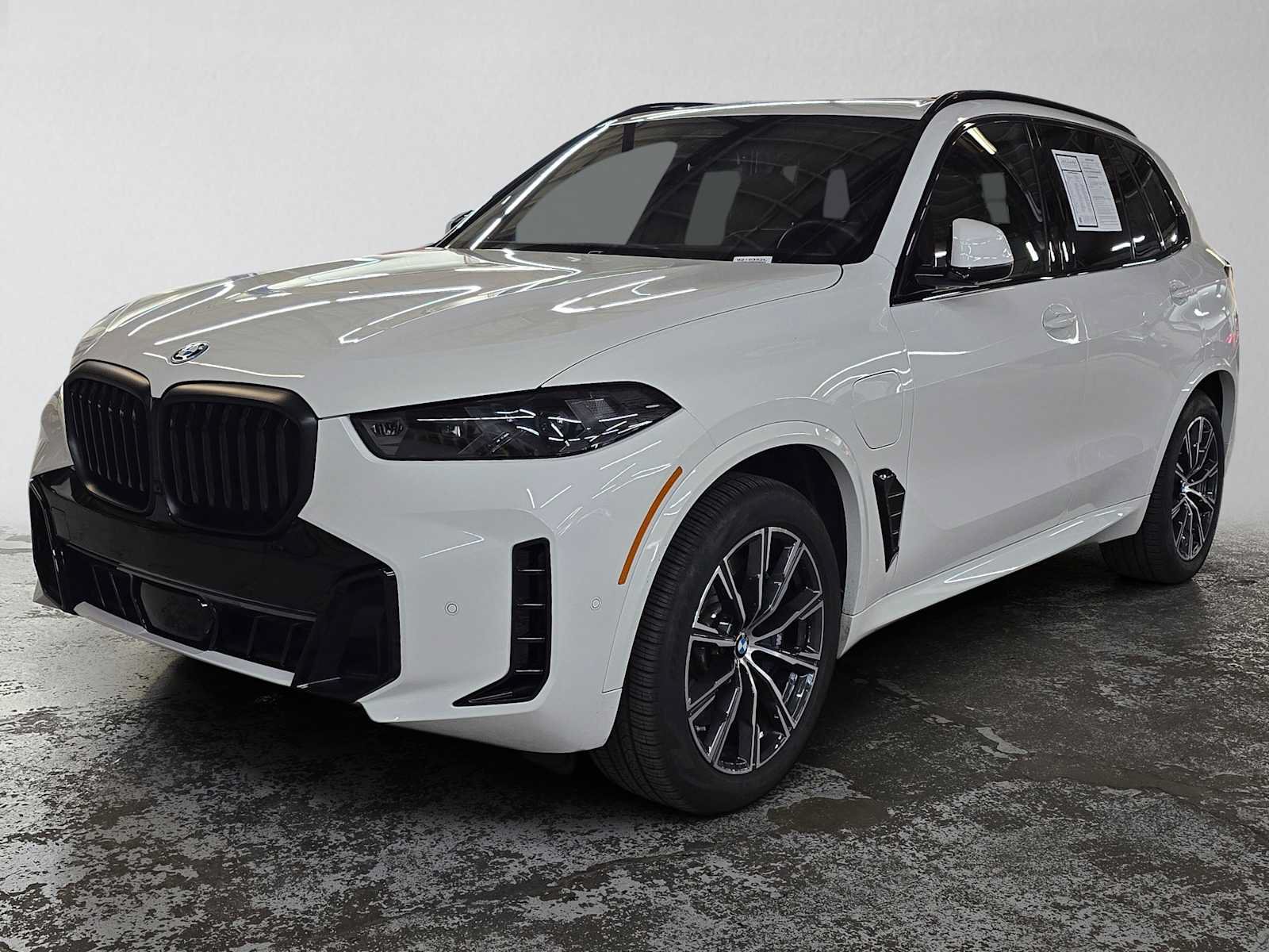 Used 2026 BMW X5 xDrive50e w/ M Sport Package AWD/4WD image 8