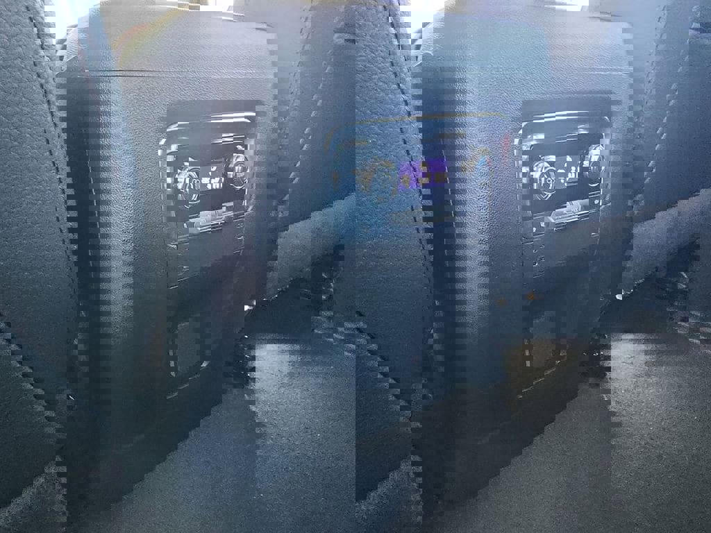 Certified 2025 GMC Yukon Denali image 21