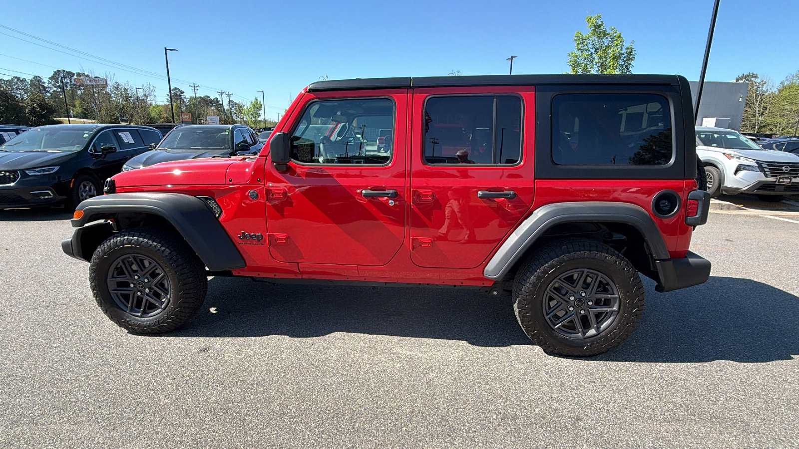 Used 2025 Jeep Wrangler Sport S image 11