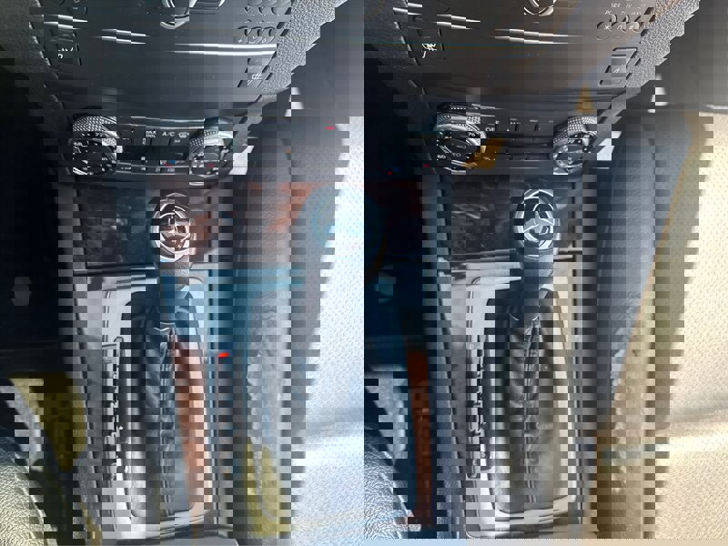 Used 2011 Mercedes-Benz GLK 350 4MATIC image 80