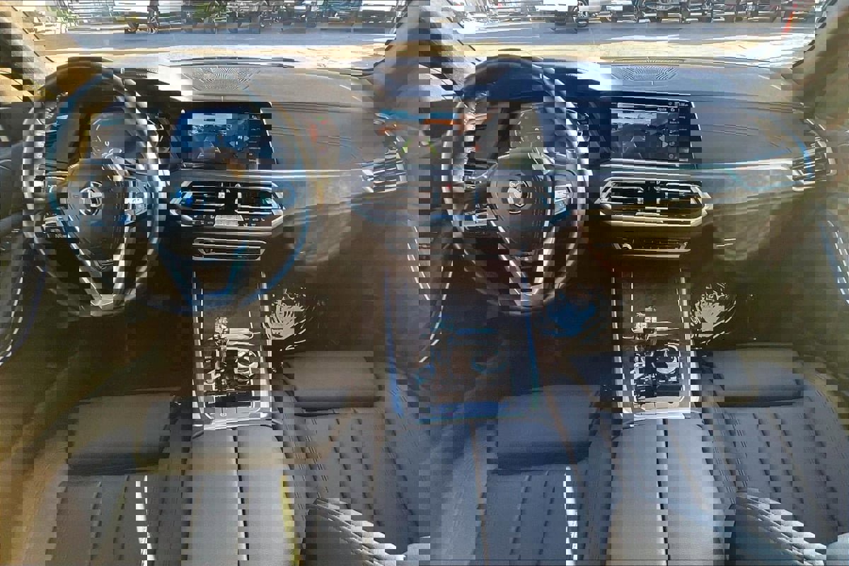 Used 2022 BMW X5 xDrive40i w/ Premium Package image 12