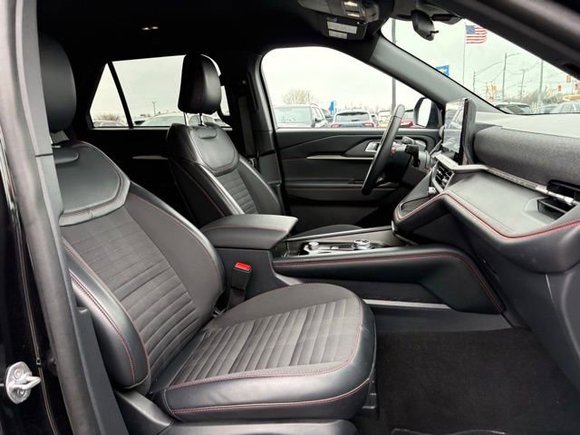 Used 2025 Ford Explorer ST-Line image 14