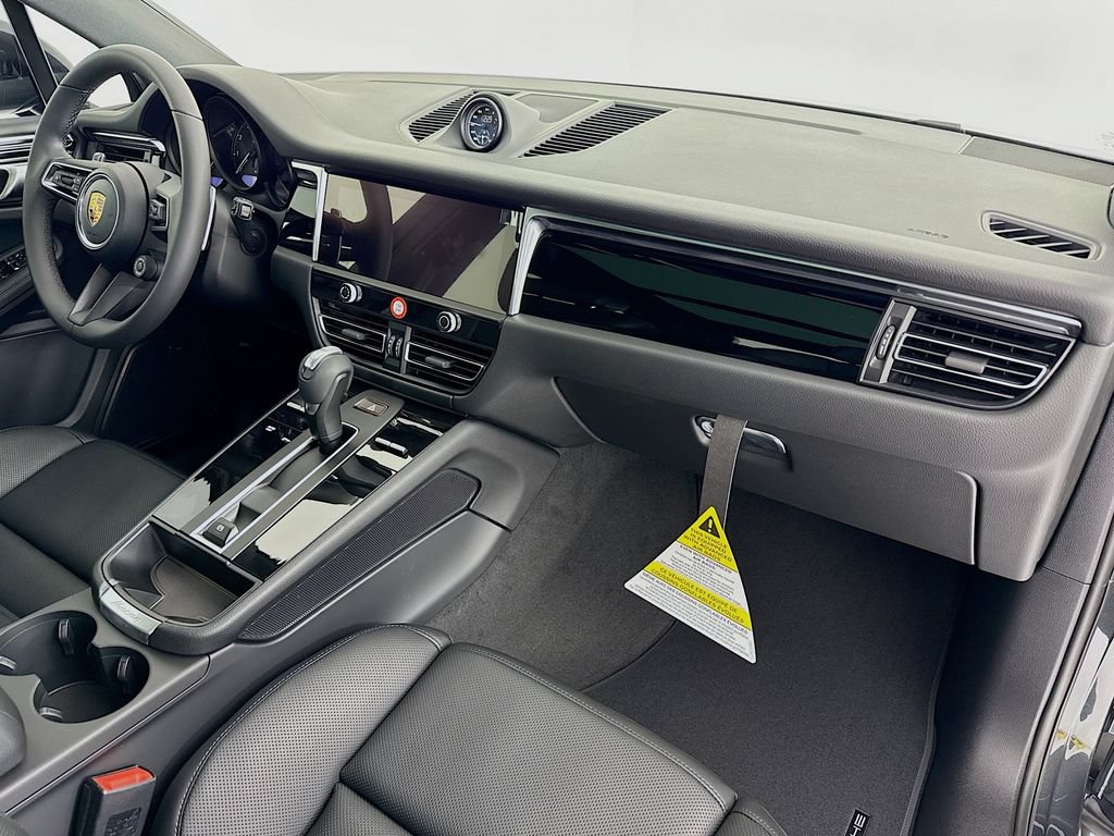 New 2026 Porsche Macan AWD/4WD image 34
